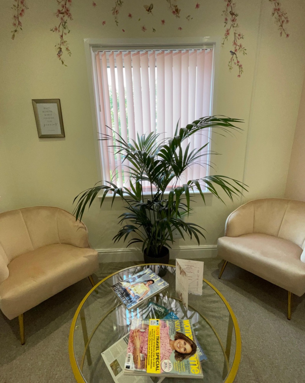 Seating area in the Aesthetics Deluxe waiting room